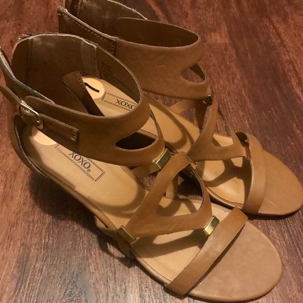Xoxo tan wedged brown sandals